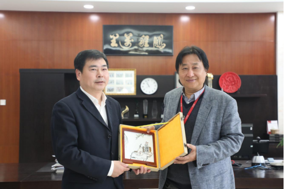 武漢市蔡甸區區長郝勝勇蒞臨美巢集團參觀調研